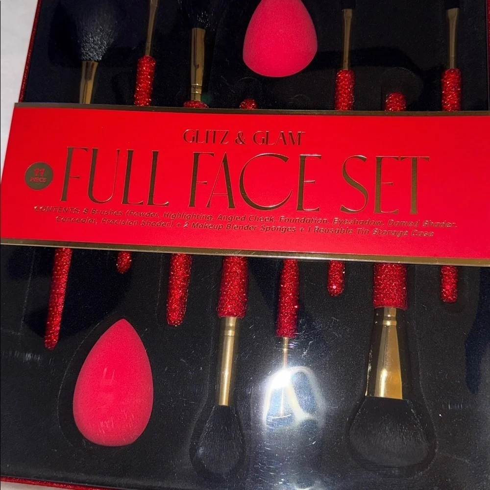 GLITZ N GLAN Red Full Face Brush Set